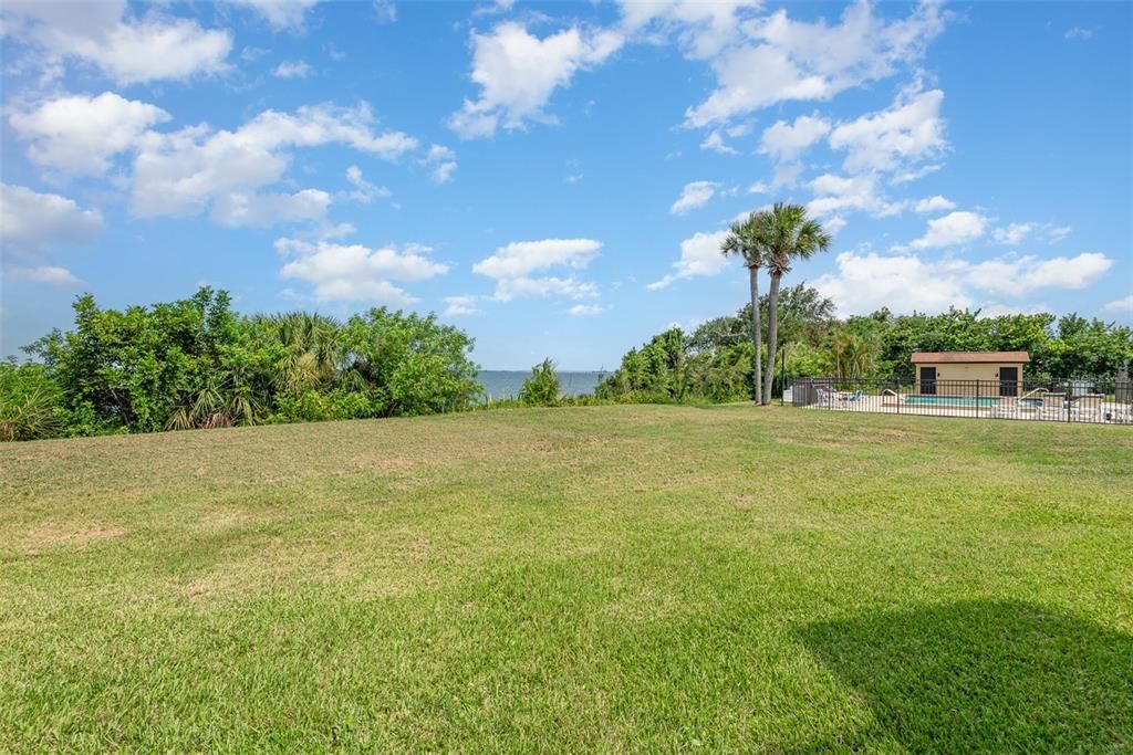 Active With Contract: $250,000 (3 beds, 3 baths, 1918 Square Feet)