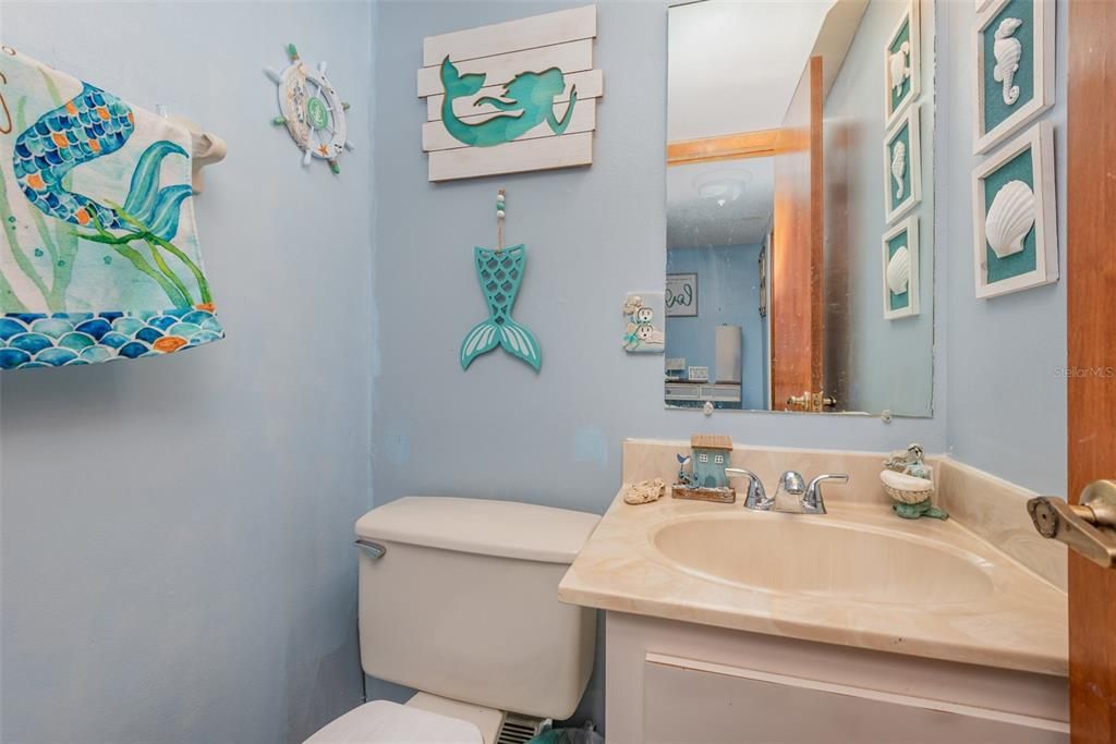 Active With Contract: $250,000 (3 beds, 3 baths, 1918 Square Feet)