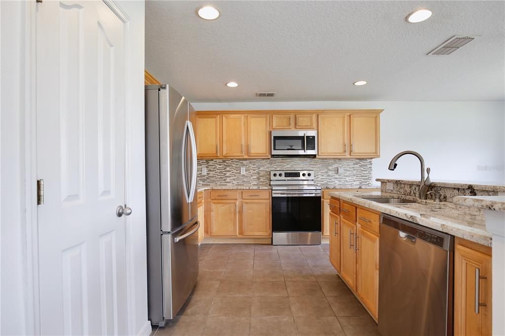 For Rent: $2,795 (3 beds, 2 baths, 2196 Square Feet)