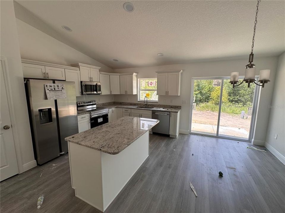 For Sale: $267,900 (3 beds, 2 baths, 1388 Square Feet)