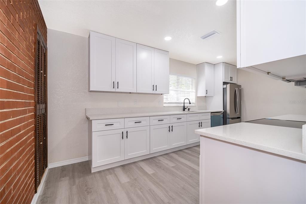 For Sale: $349,900 (3 beds, 2 baths, 1787 Square Feet)