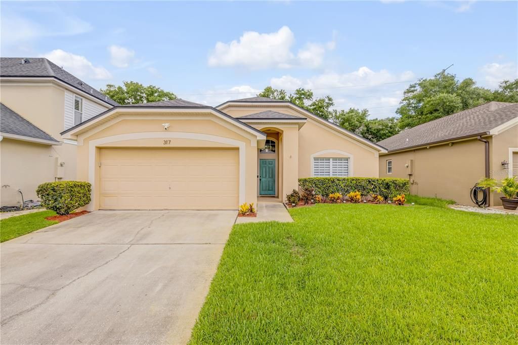 Active With Contract: $400,000 (3 beds, 2 baths, 1334 Square Feet)