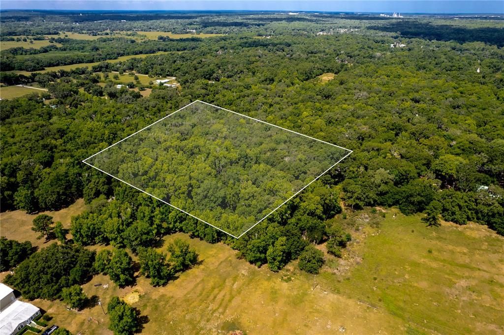 На продажу: $169,900 (5.10 acres)