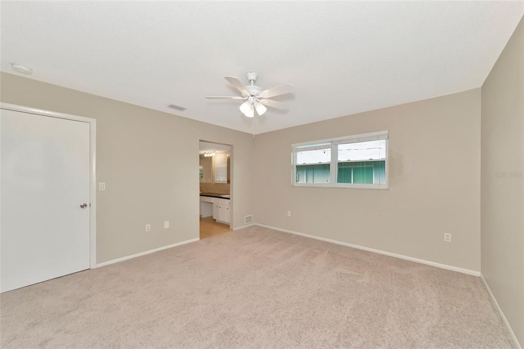 For Sale: $389,900 (2 beds, 2 baths, 1422 Square Feet)