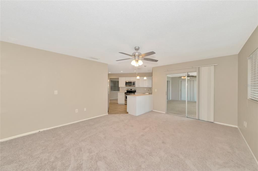 For Sale: $389,900 (2 beds, 2 baths, 1422 Square Feet)