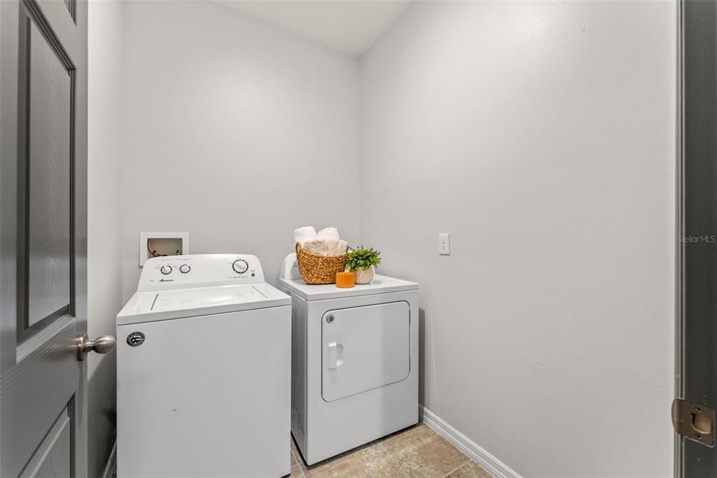 For Sale: $350,000 (2 beds, 2 baths, 1505 Square Feet)