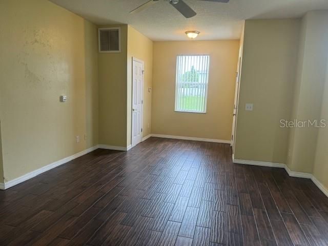 For Rent: $1,800 (3 beds, 2 baths, 1498 Square Feet)