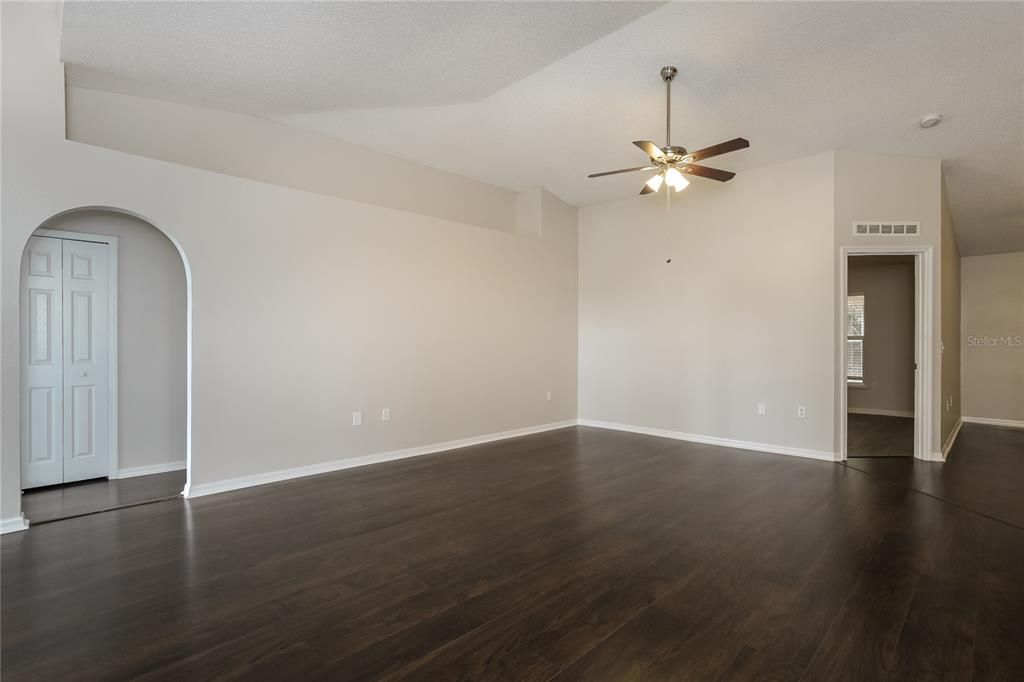 For Rent: $2,145 (3 beds, 2 baths, 1632 Square Feet)