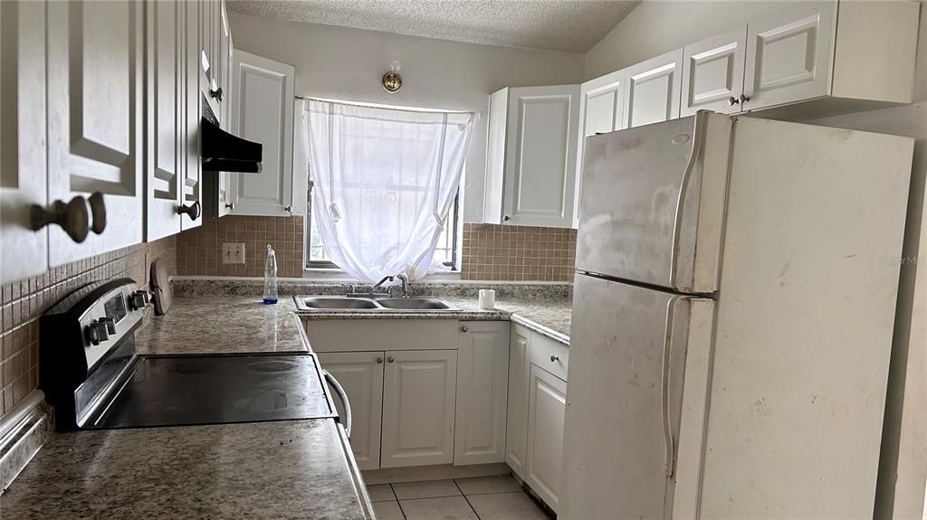 For Sale: $263,400 (2 beds, 2 baths, 980 Square Feet)