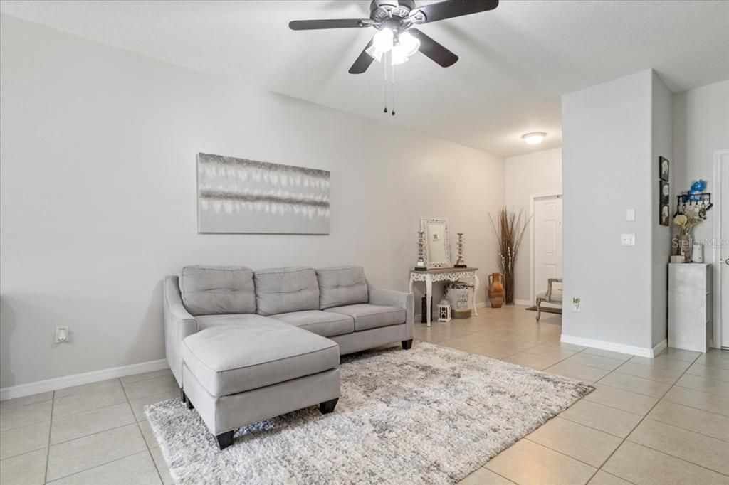 For Sale: $299,900 (2 beds, 2 baths, 1681 Square Feet)