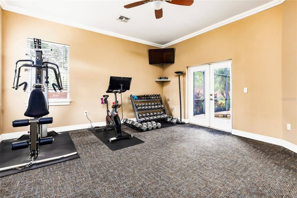 Guest room/ Gym with private entrance