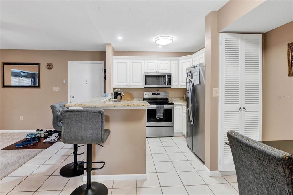 For Sale: $179,900 (2 beds, 2 baths, 1312 Square Feet)