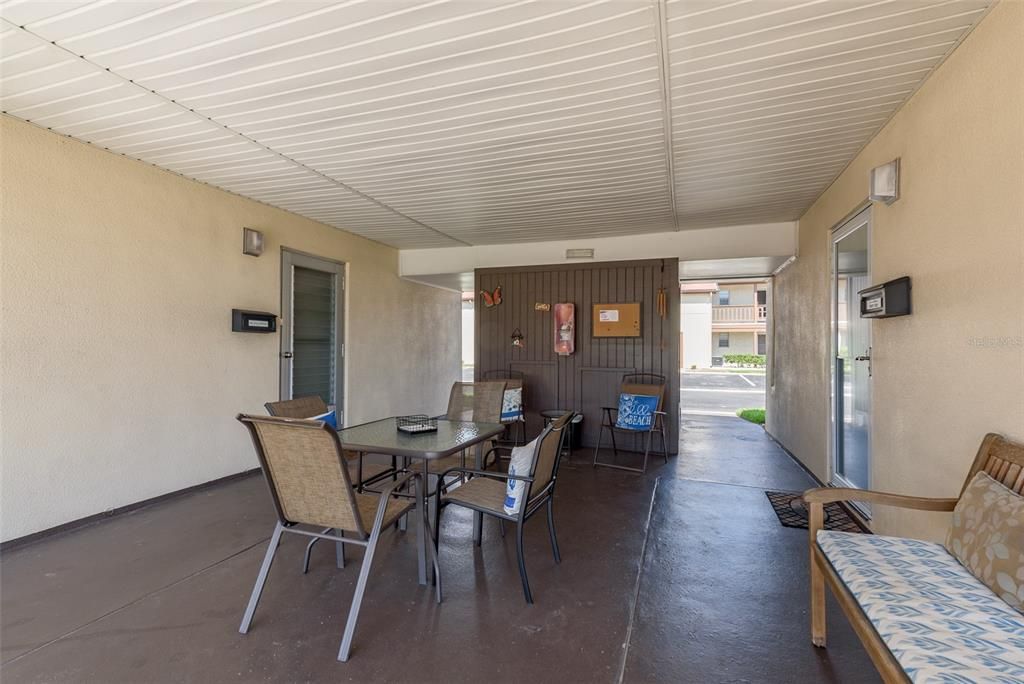 Active With Contract: $125,000 (1 beds, 1 baths, 796 Square Feet)