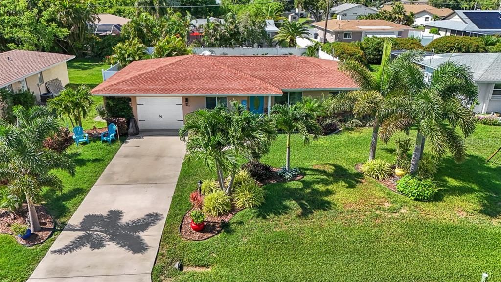 For Sale: $385,000 (3 beds, 2 baths, 1329 Square Feet)