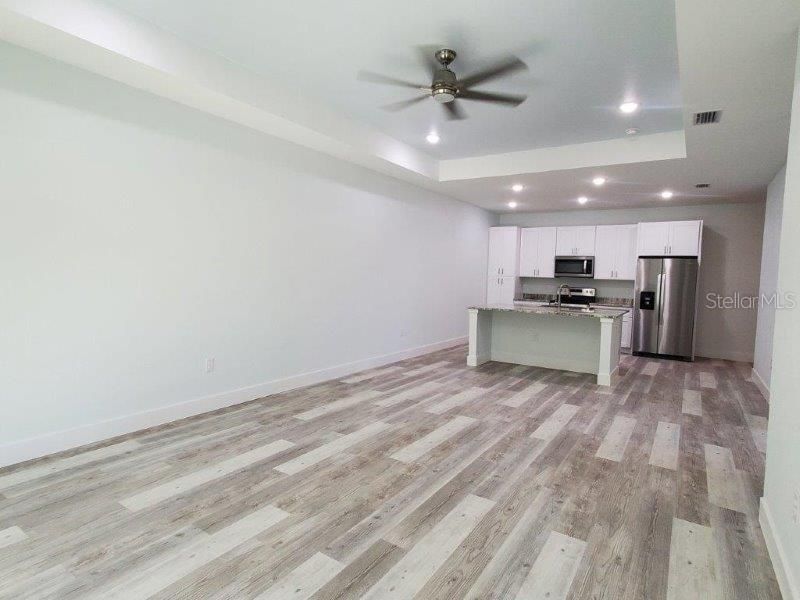 For Rent: $2,300 (3 beds, 2 baths, 1395 Square Feet)