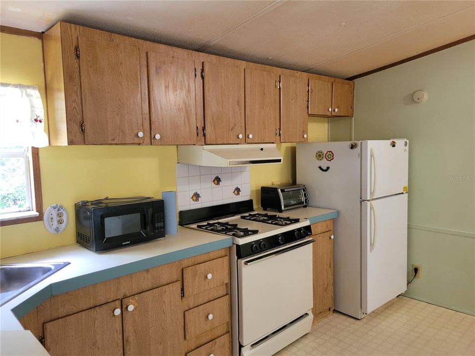 For Sale: $135,000 (2 beds, 2 baths, 840 Square Feet)