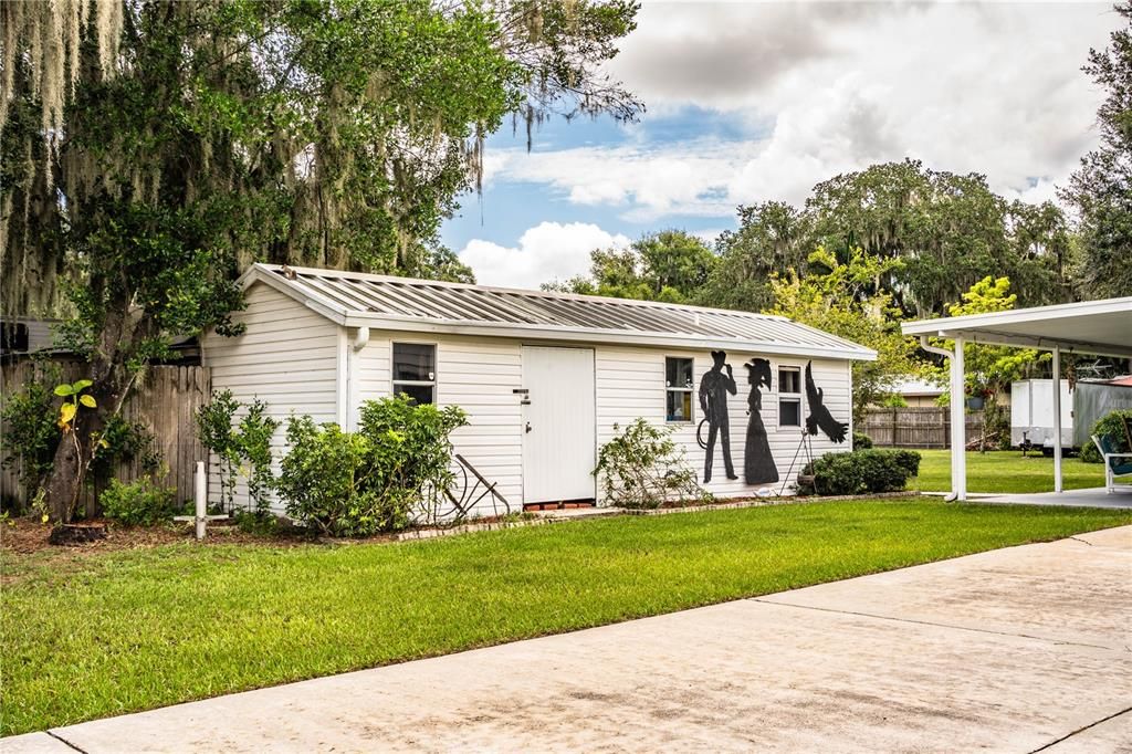 Active With Contract: $299,000 (3 beds, 2 baths, 1395 Square Feet)