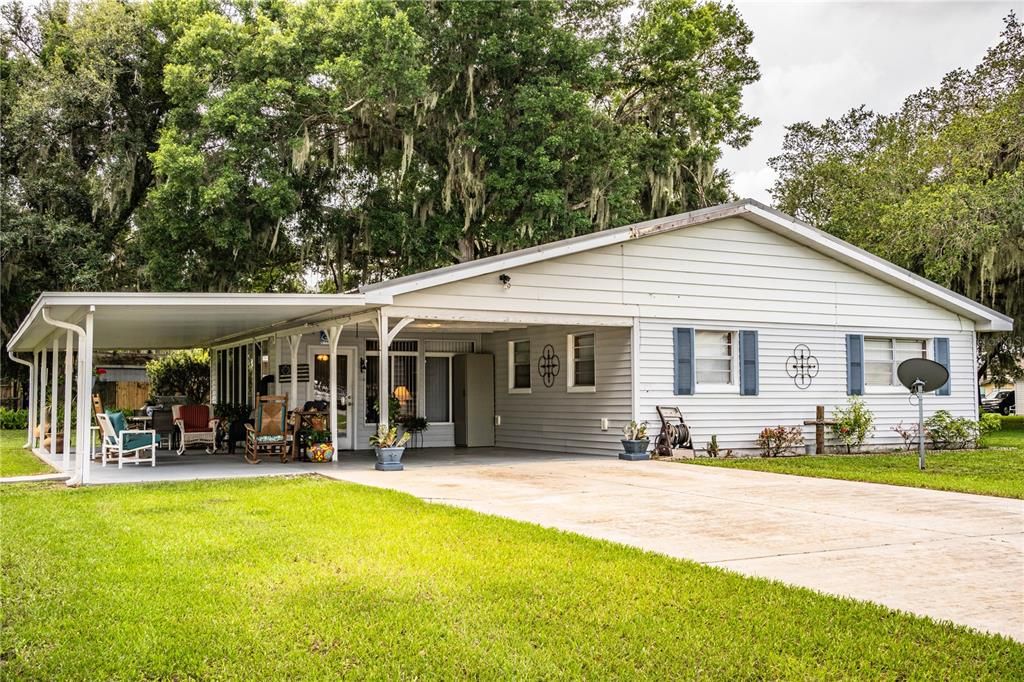 Active With Contract: $299,000 (3 beds, 2 baths, 1395 Square Feet)