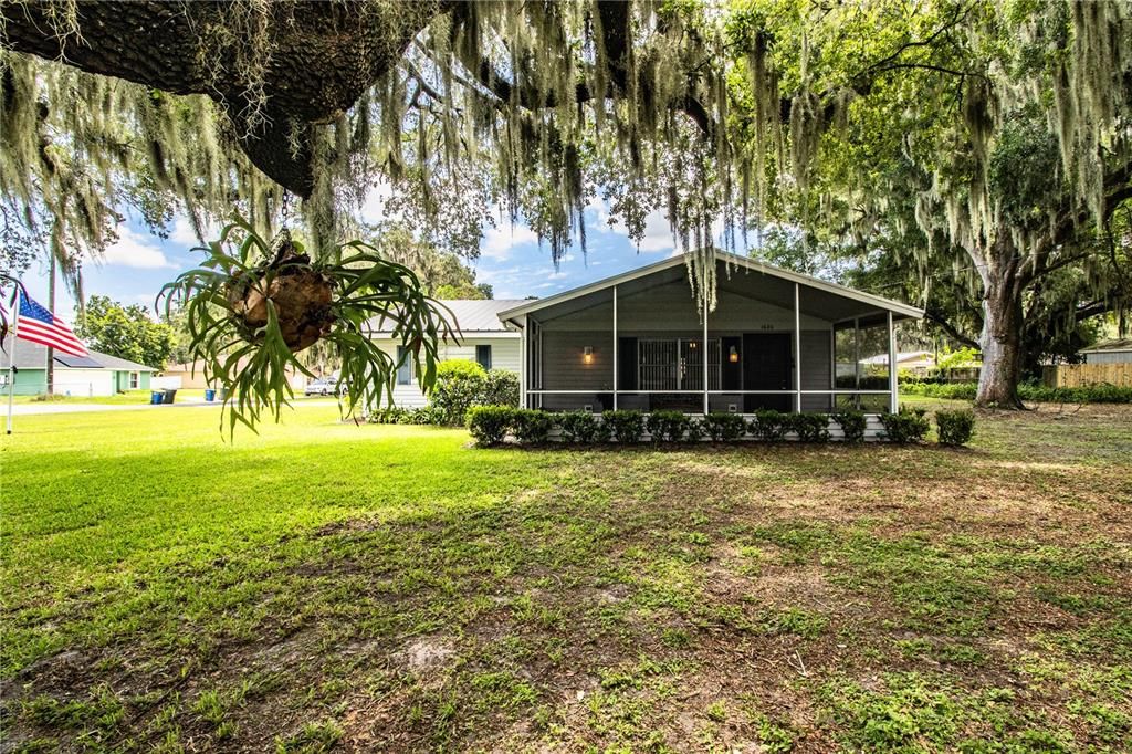 Active With Contract: $299,000 (3 beds, 2 baths, 1395 Square Feet)