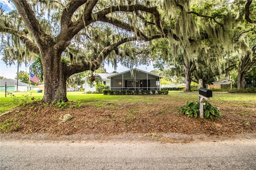 Active With Contract: $299,000 (3 beds, 2 baths, 1395 Square Feet)