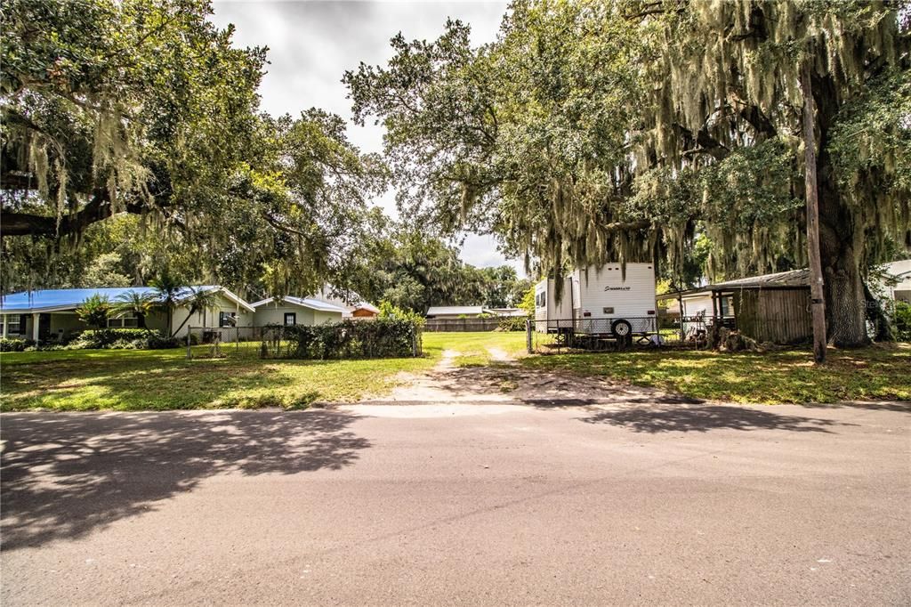 Active With Contract: $299,000 (3 beds, 2 baths, 1395 Square Feet)