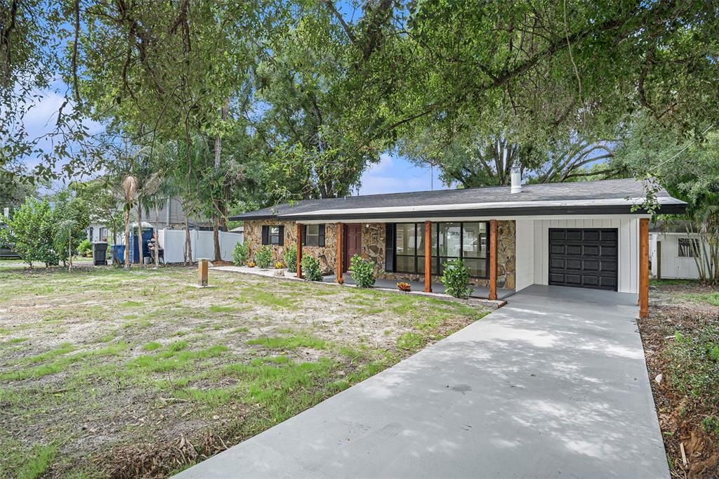 Active With Contract: $449,900 (3 beds, 2 baths, 1440 Square Feet)