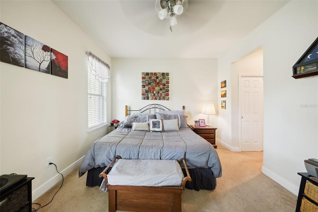 For Sale: $305,000 (2 beds, 2 baths, 1393 Square Feet)