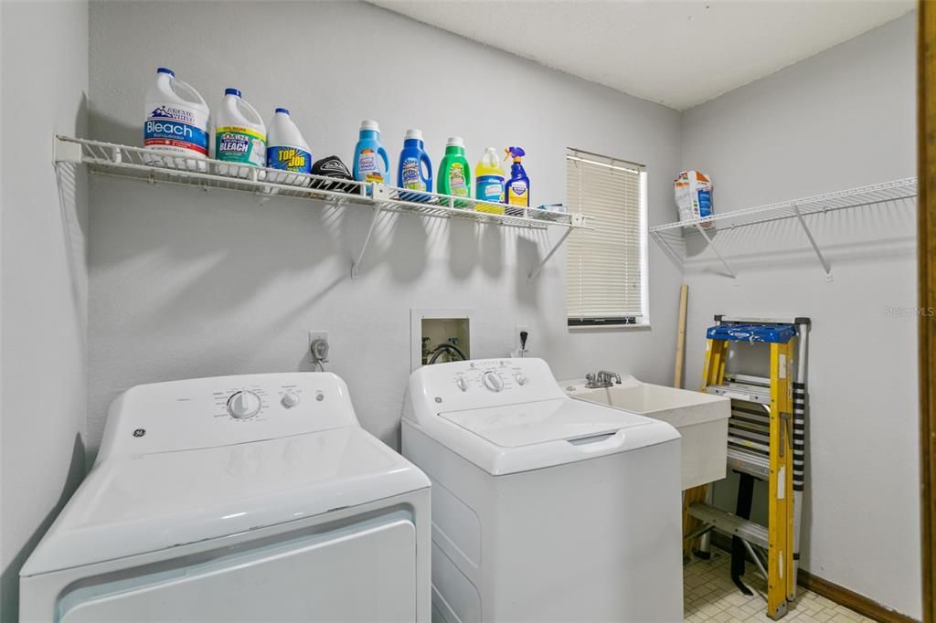 Laundry w sink off Family Room