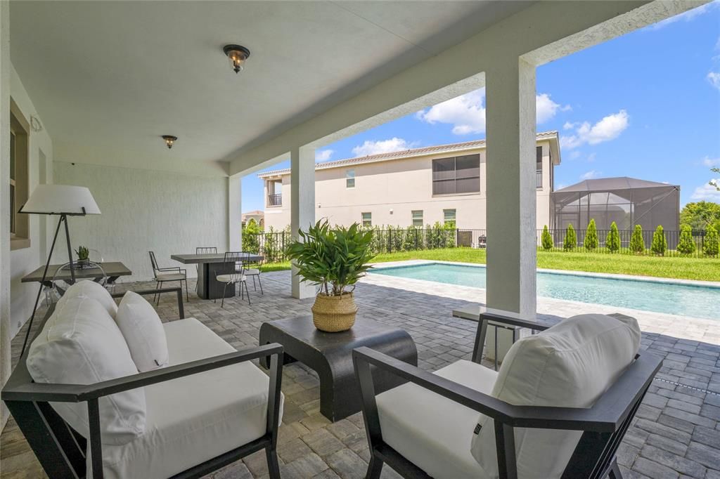 Entertainment pool sitting area