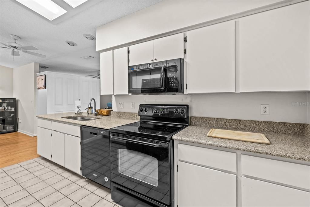 For Sale: $265,000 (3 beds, 2 baths, 1360 Square Feet)