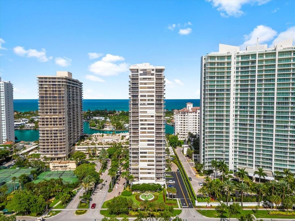 For Sale: $885,000 (3 beds, 2 baths, 1950 Square Feet)