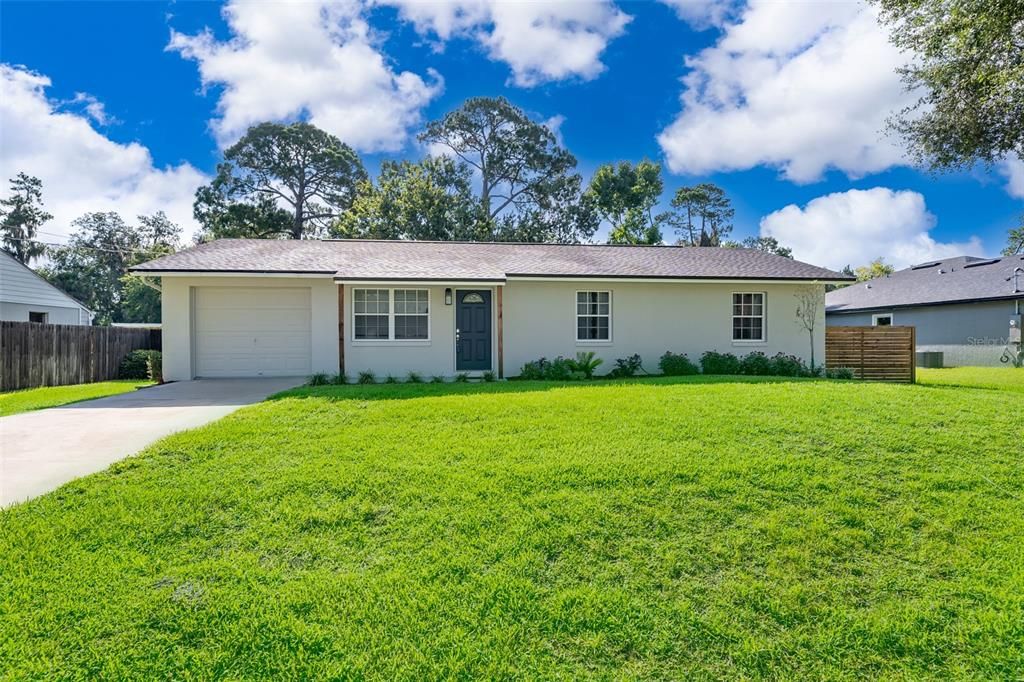 Active With Contract: $335,000 (3 beds, 2 baths, 1134 Square Feet)