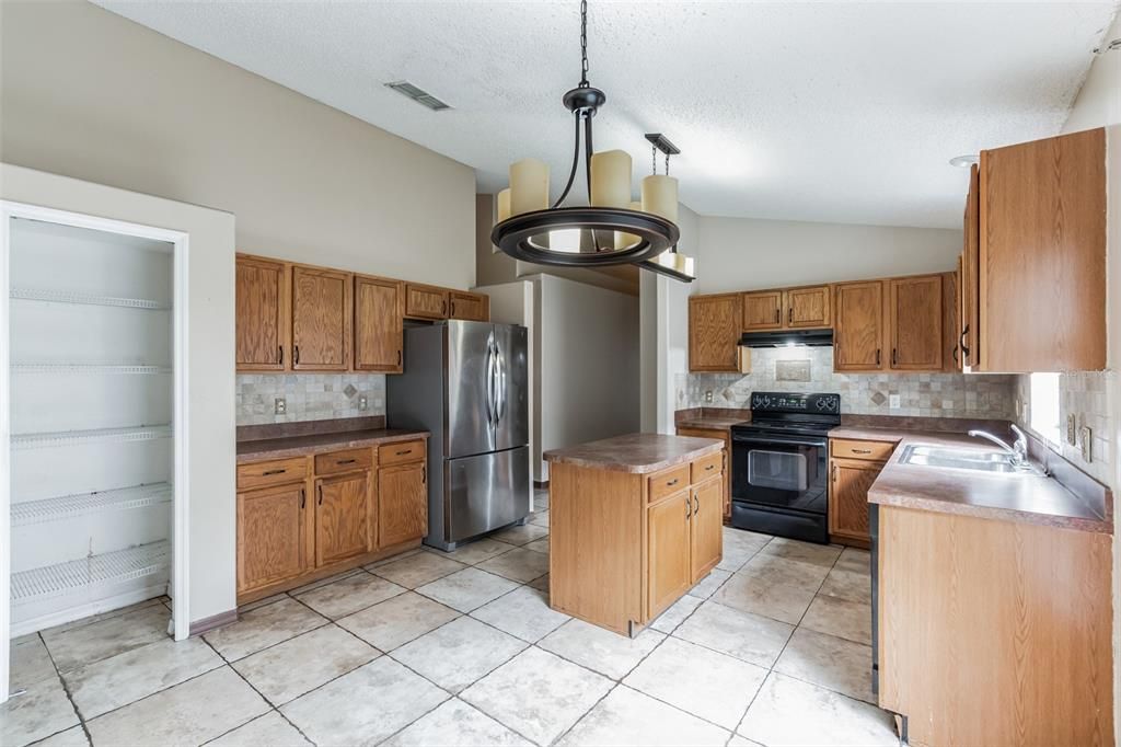 Active With Contract: $349,900 (4 beds, 2 baths, 1958 Square Feet)