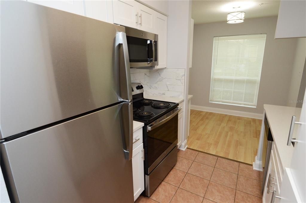 For Rent: $1,375 (1 beds, 1 baths, 625 Square Feet)