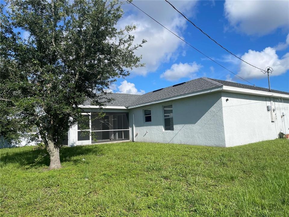 For Sale: $369,600 (3 beds, 2 baths, 1734 Square Feet)