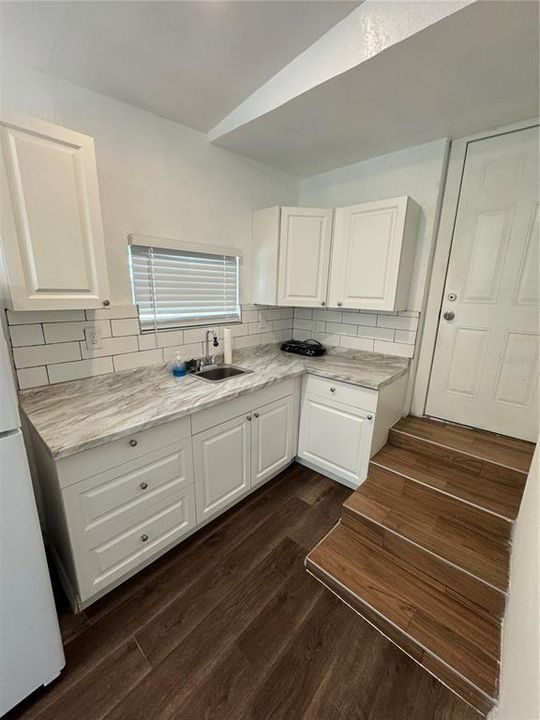 For Rent: $1,000 (1 beds, 1 baths, 581 Square Feet)