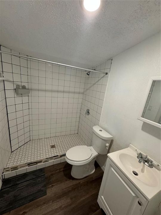 For Rent: $1,000 (1 beds, 1 baths, 581 Square Feet)