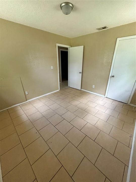 For Rent: $1,500 (2 beds, 1 baths, 1135 Square Feet)