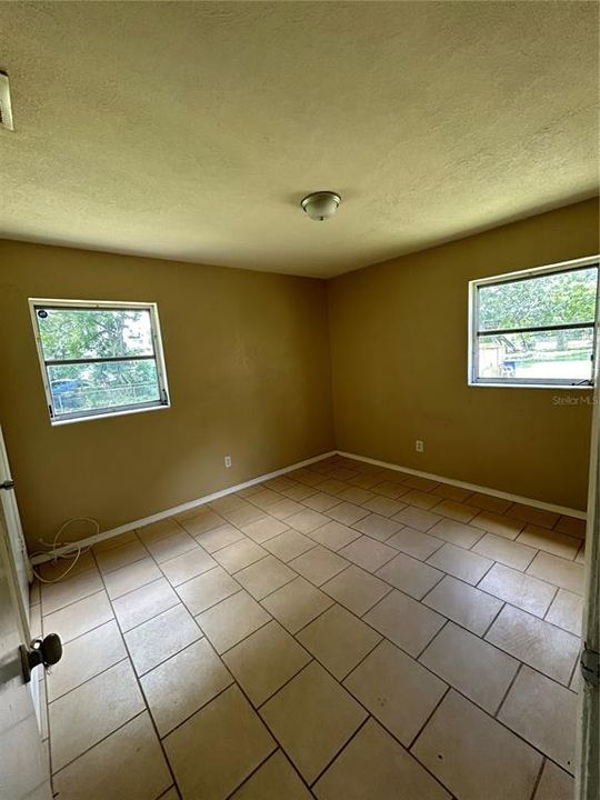 For Rent: $1,500 (2 beds, 1 baths, 1135 Square Feet)