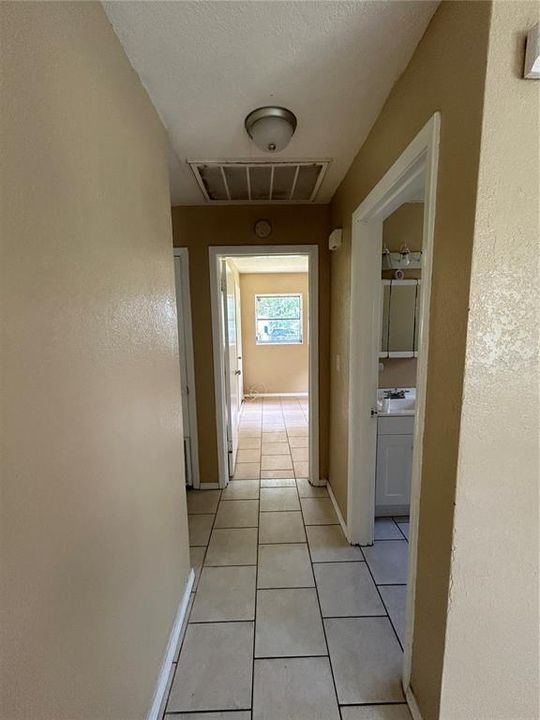 For Rent: $1,500 (2 beds, 1 baths, 1135 Square Feet)