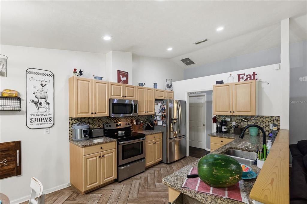 For Sale: $355,250 (4 beds, 2 baths, 1811 Square Feet)