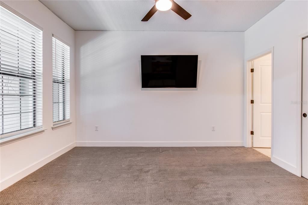 First floor office/4th bedroom option with ensuite bathroom.