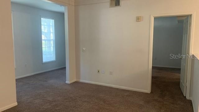 For Sale: $285,000 (1 beds, 1 baths, 952 Square Feet)