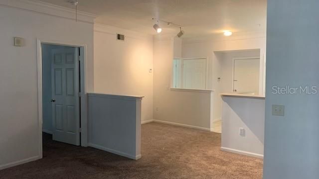 For Sale: $285,000 (1 beds, 1 baths, 952 Square Feet)