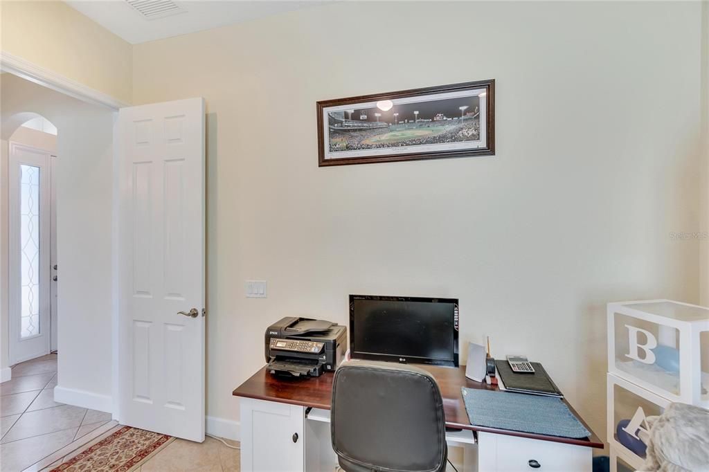 For Sale: $449,000 (3 beds, 2 baths, 1911 Square Feet)