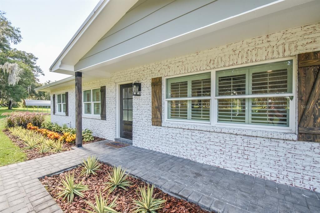 For Sale: $1,050,000 (3 beds, 2 baths, 1561 Square Feet)