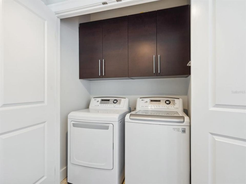 For Sale: $1,250,000 (2 beds, 2 baths, 1336 Square Feet)