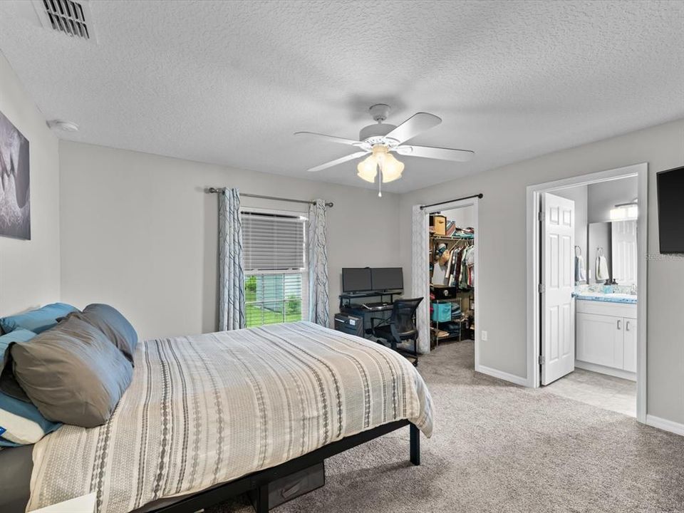 Active With Contract: $339,900 (3 beds, 2 baths, 1442 Square Feet)