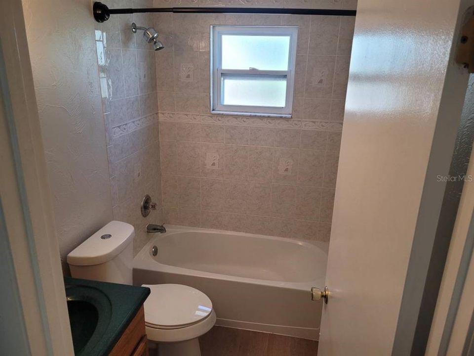 For Rent: $1,950 (2 beds, 2 baths, 977 Square Feet)