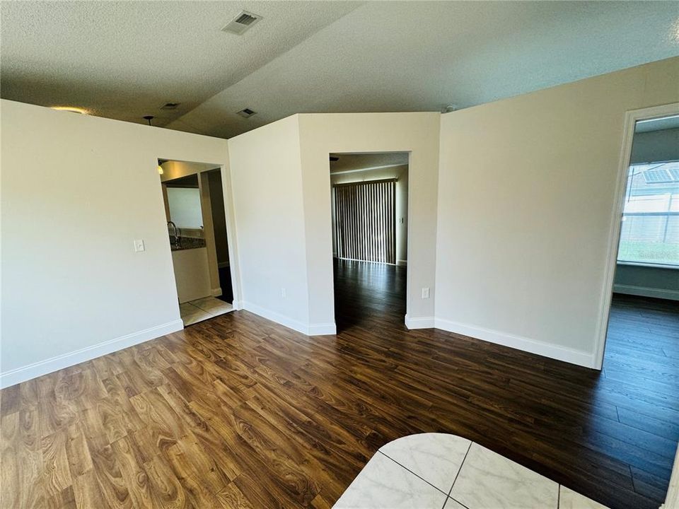 For Rent: $1,950 (3 beds, 2 baths, 1472 Square Feet)